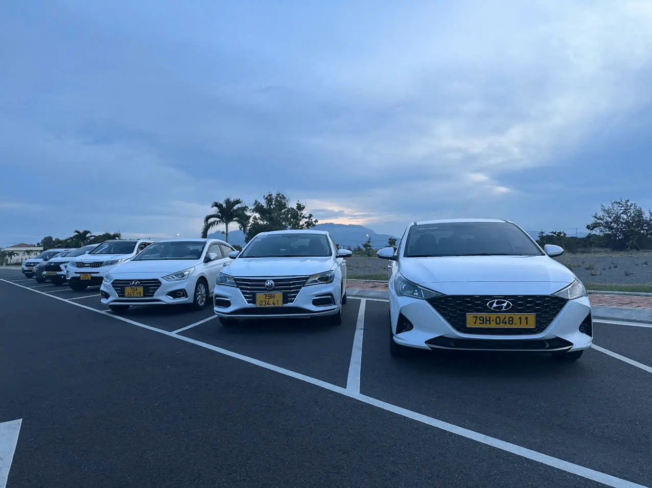 Xe 4 chỗ đón sân bay Cam Ranh - Minh Khoa Travel
