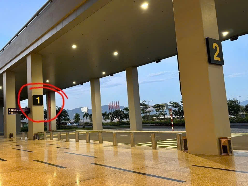 Cam Ranh Airport – Column 1 (Arrival)
