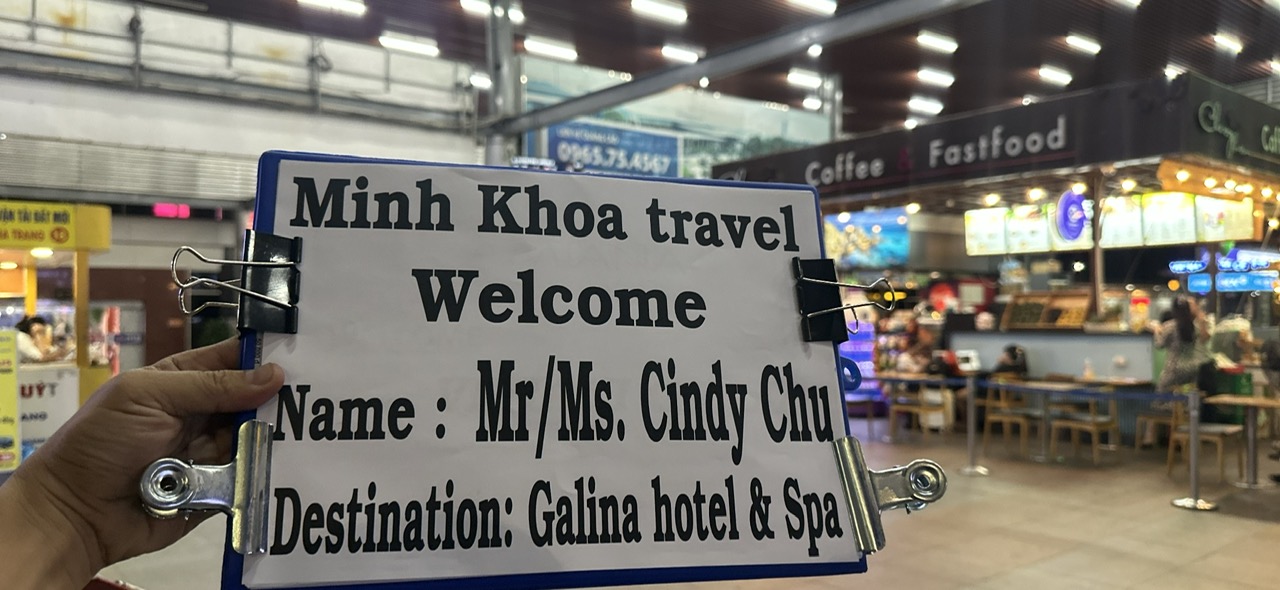 xe đón sân bay cam ranh tại điểm đón khách quốc nội T1 – ngay lối ra duy nhất tại Sân bay Cam Ranh